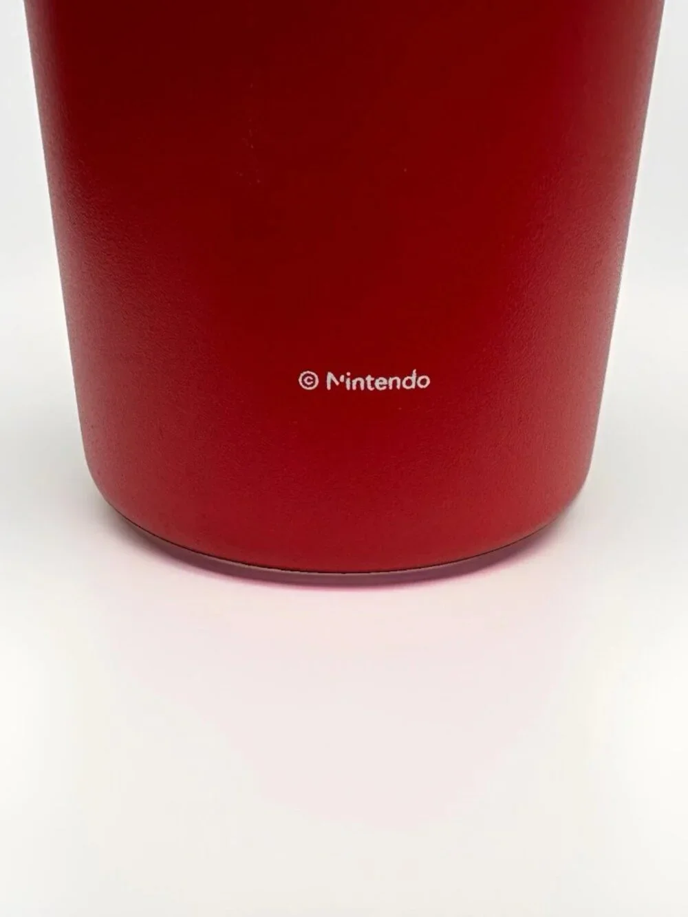 🎮 Nintendo New York Store H2GO 24oz Insulated Stainless Steel Water Bottle Red